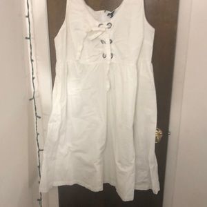 White lace up dress